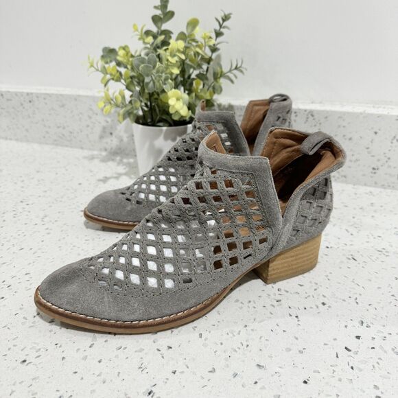 Jeffrey Campbell Taggart Suede Cutout Booties Pointed Western Taupe sz 7.5 - Picture 3 of 8